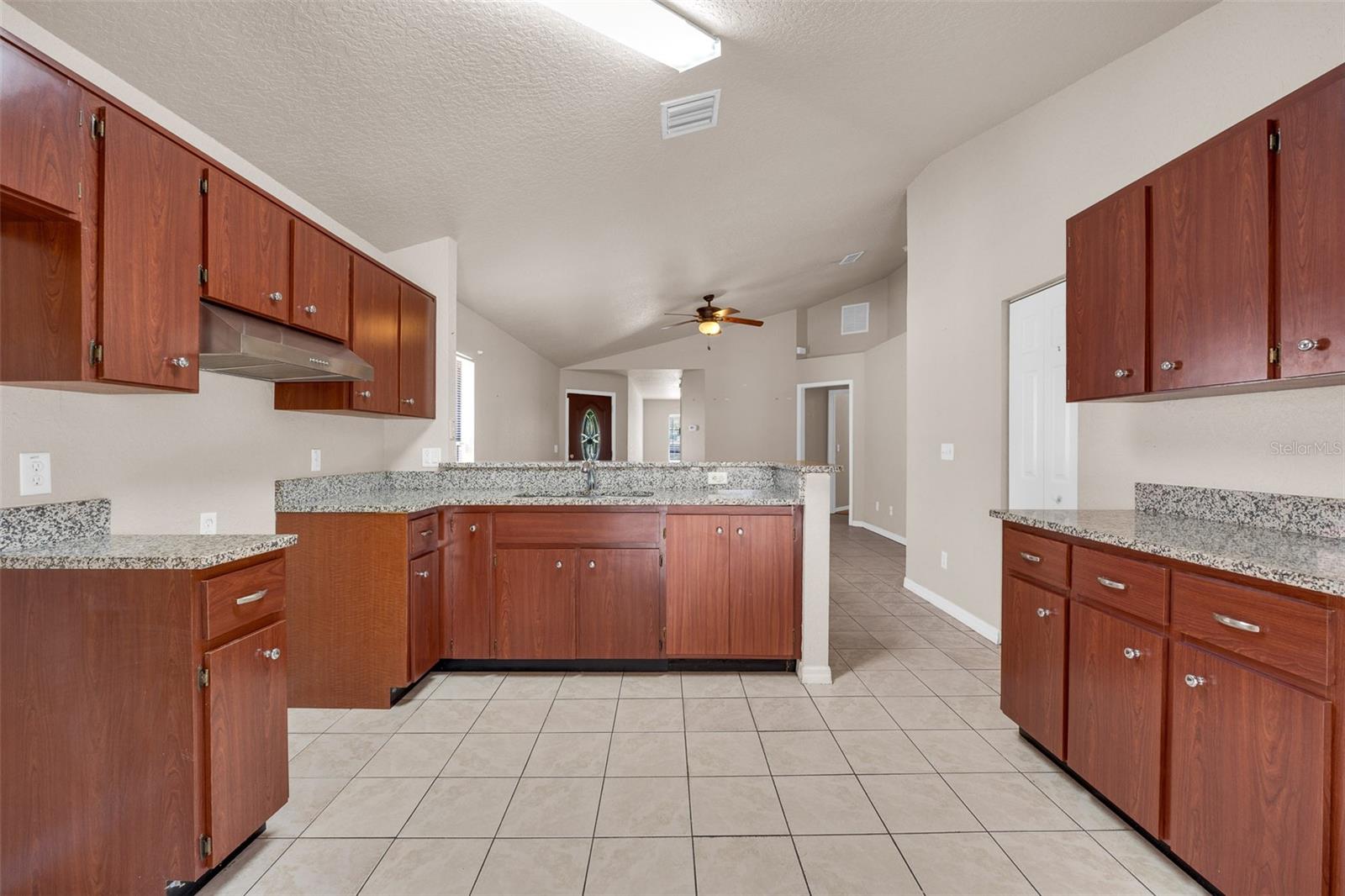 Image 11 of 27 For 1706 Mulberry Avenue