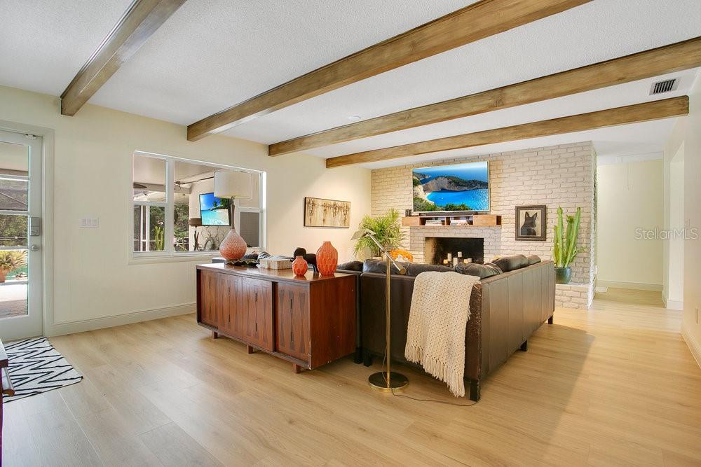 Image 9 of 32 For 5867 Cove Drive