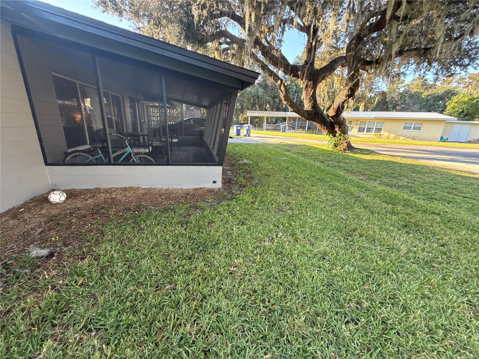 Image 3 of 70 For 903 Harbor Terrace