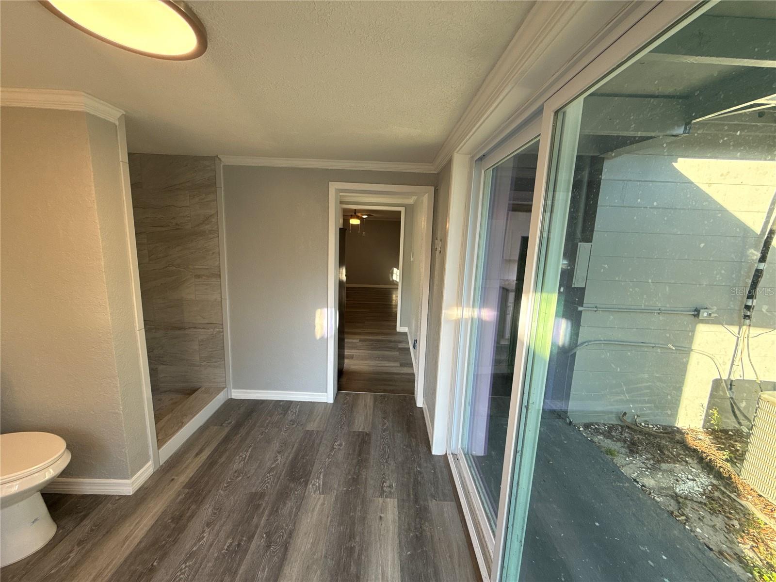 Image 38 of 70 For 903 Harbor Terrace