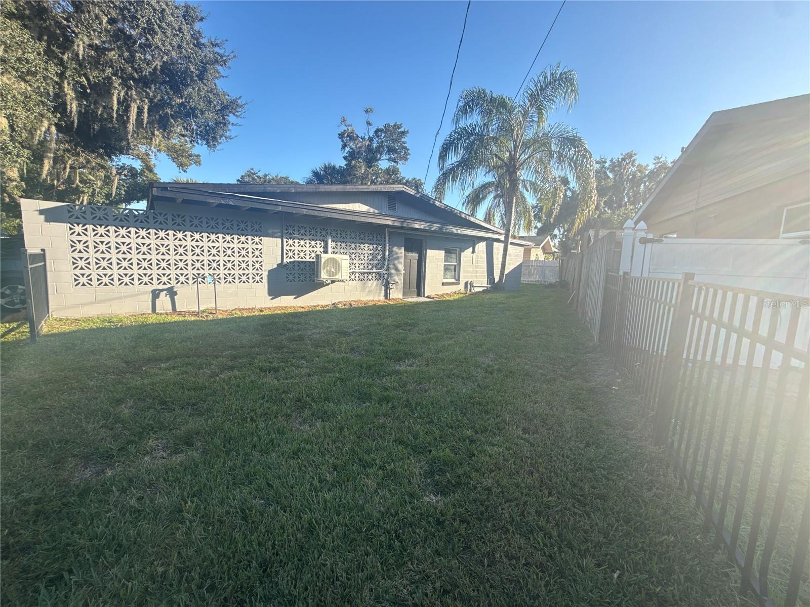 Image 61 of 70 For 903 Harbor Terrace