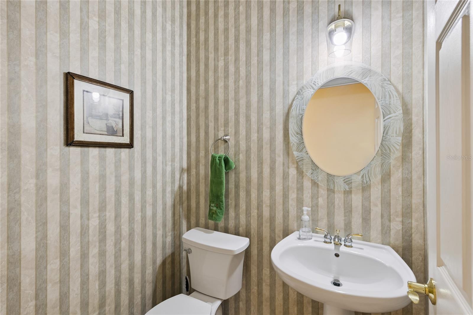 Image 16 of 43 For 1566 Westover Loop