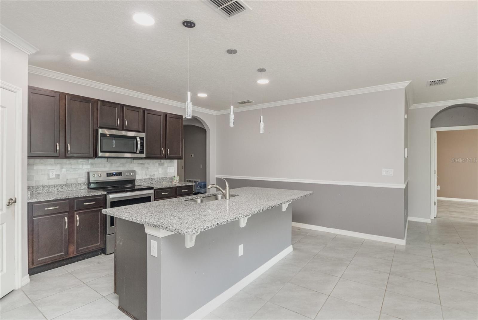 Image 13 of 42 For 6664 Coral Berry Drive