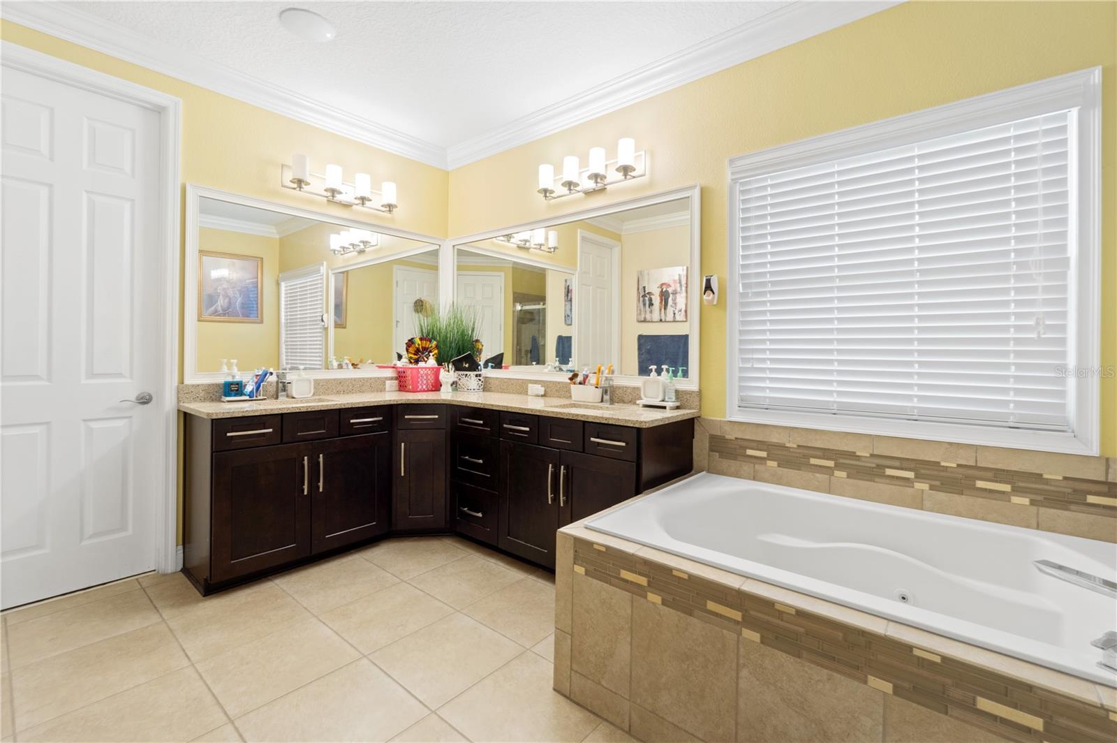 Listing photo id 31 for 1445 Via Sangro Place