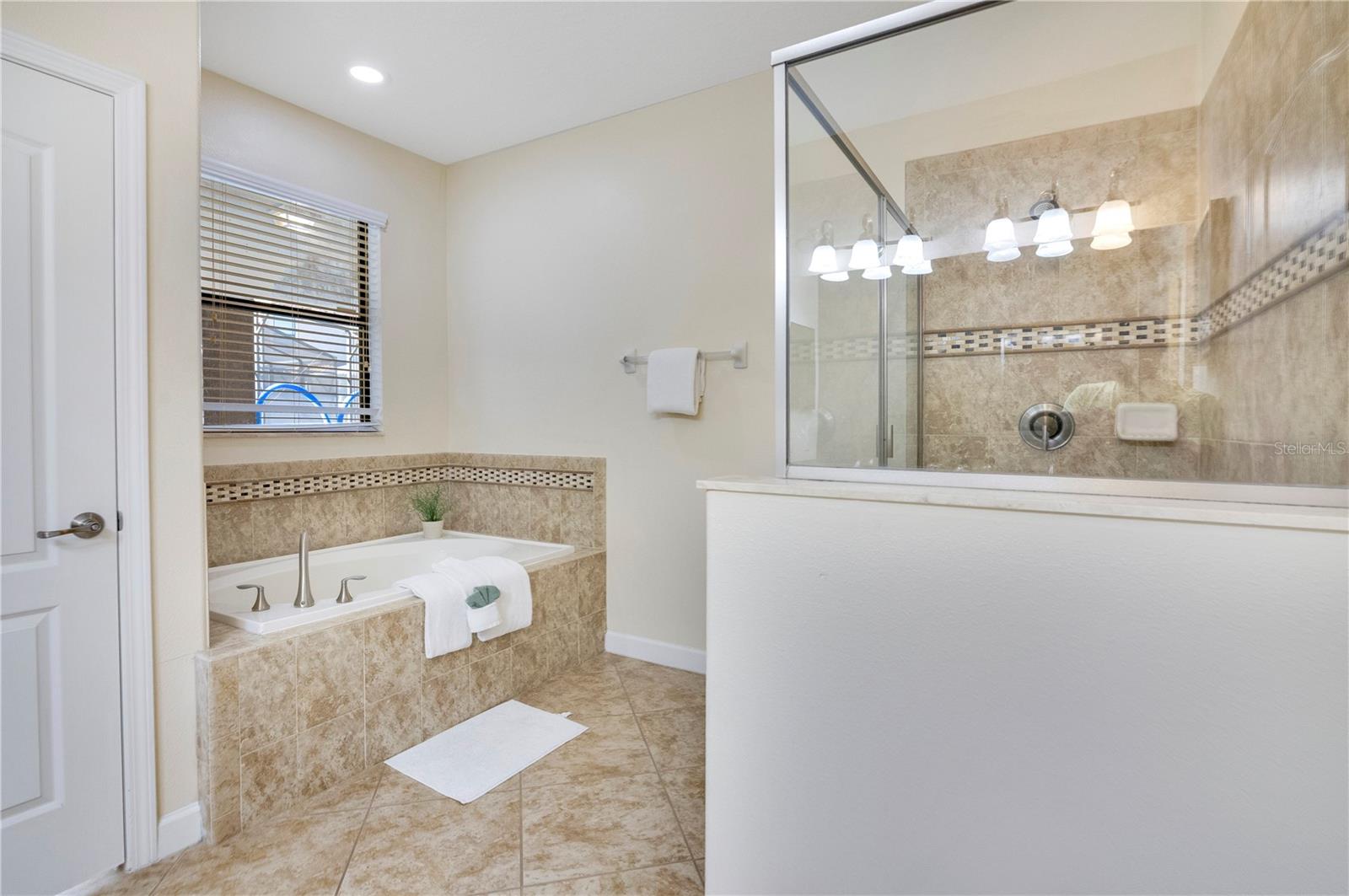 Image 13 of 43 For 1412 Wexford Way