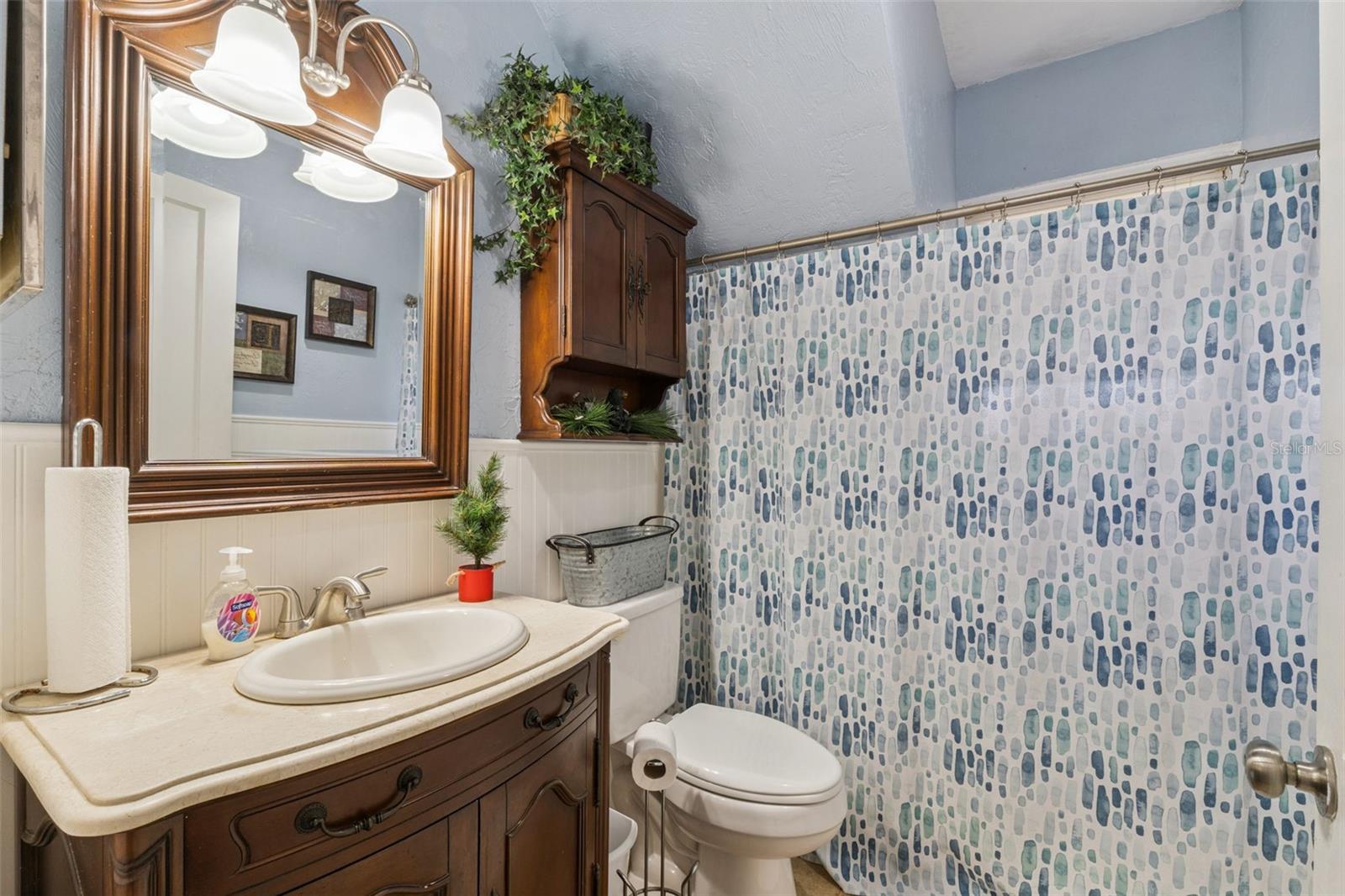 Image 14 of 34 For 3828 Walker Road