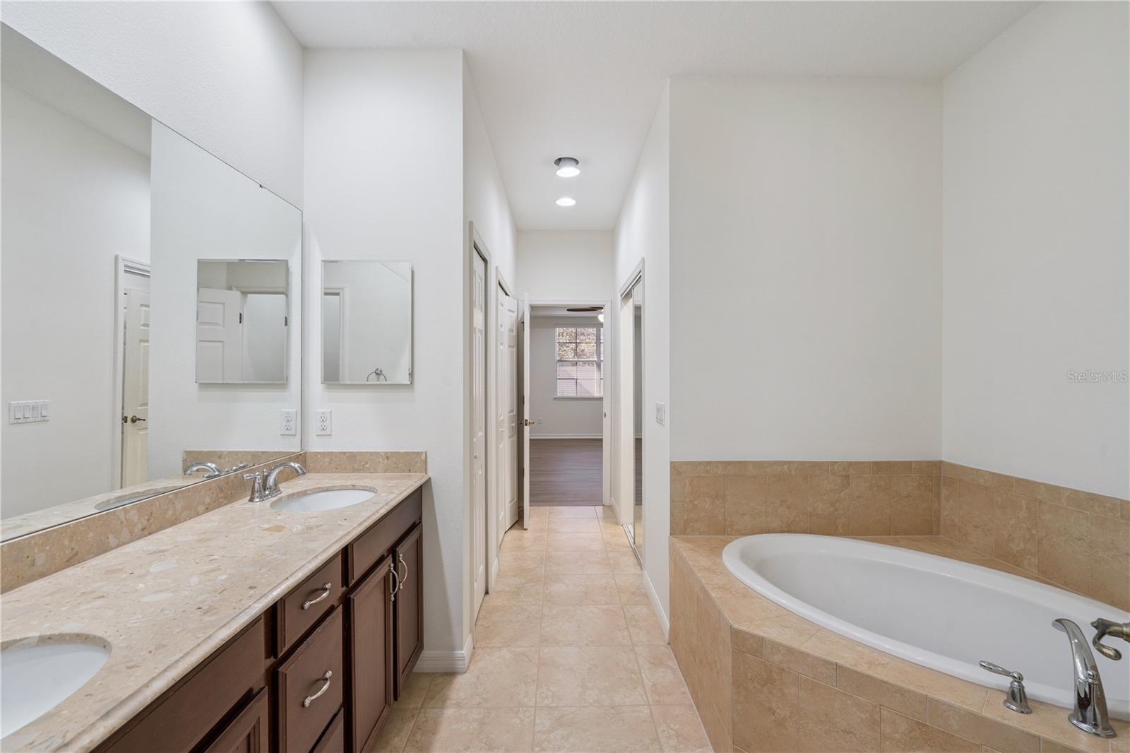 Image 14 of 33 For 308 Terracina Drive