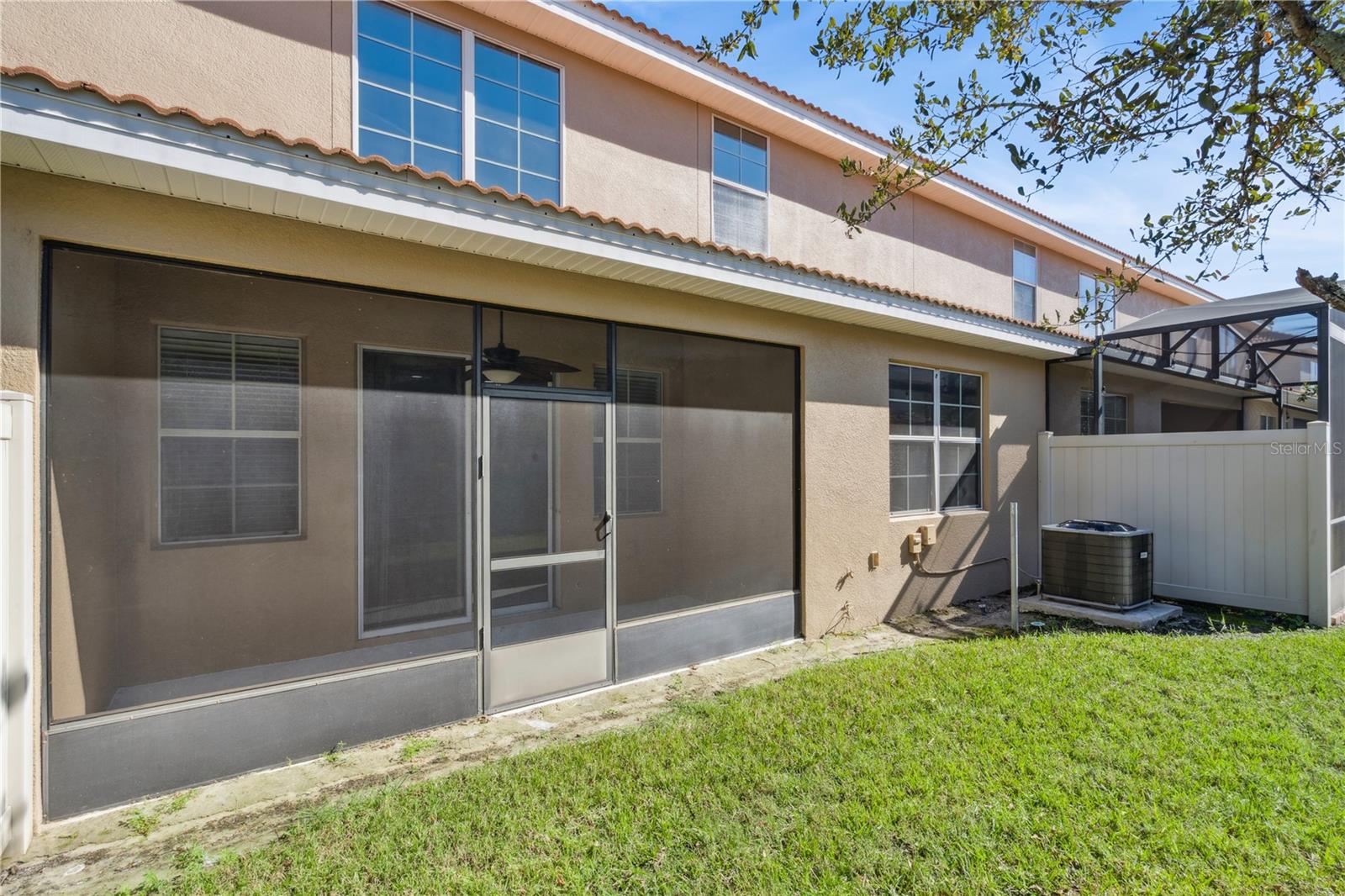 Image 25 of 33 For 308 Terracina Drive