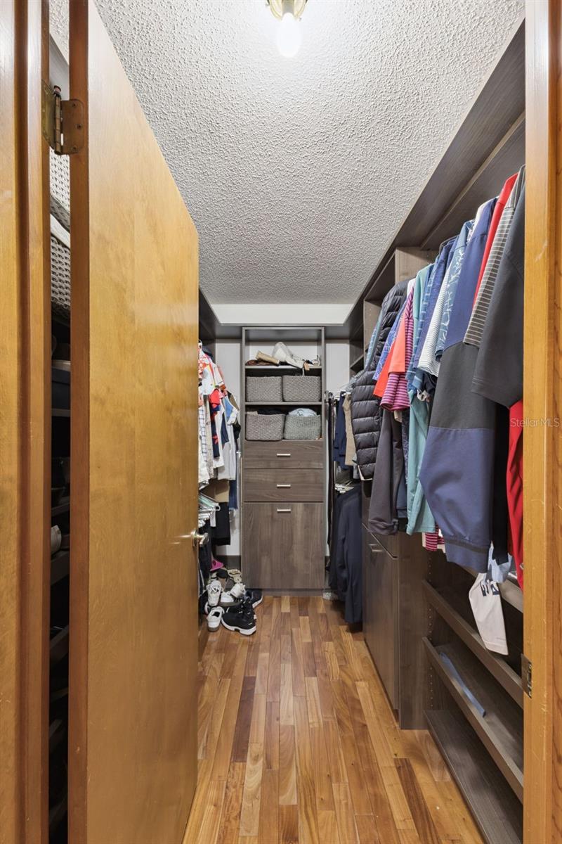 Image 16 of 25 For 133 Margate Mews