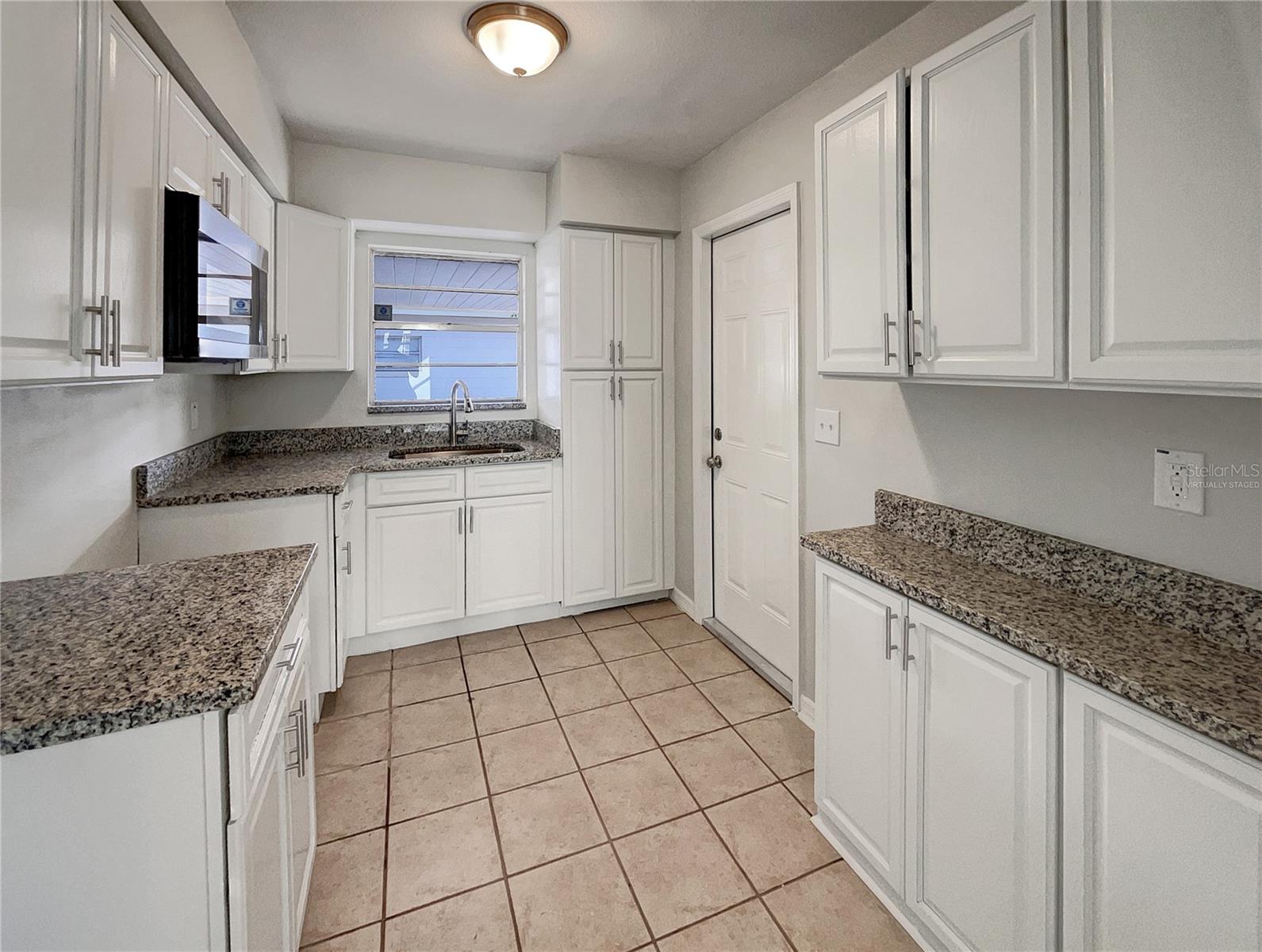 Image 2 of 20 For 2525 Kingsland Avenue