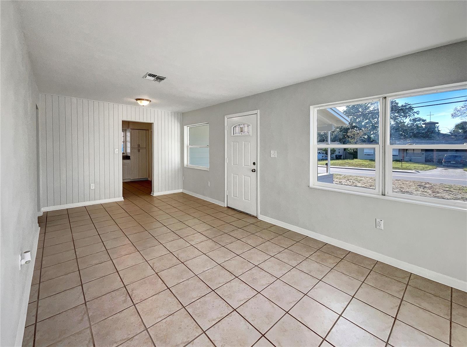 Image 4 of 20 For 2525 Kingsland Avenue