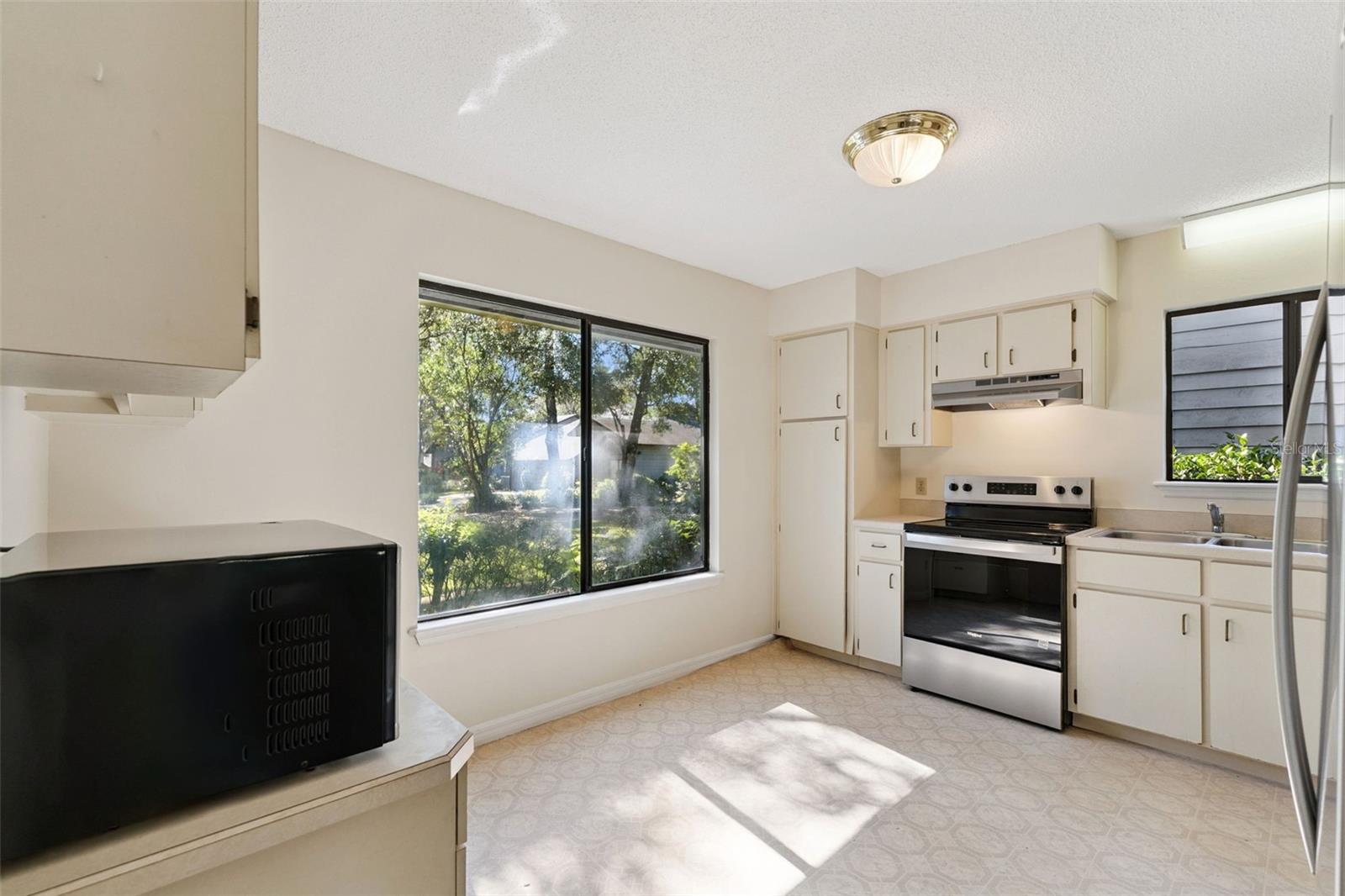 Image 21 of 52 For 2917 Revere Place 2917