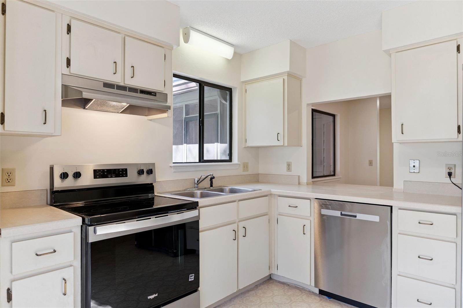 Image 23 of 52 For 2917 Revere Place 2917