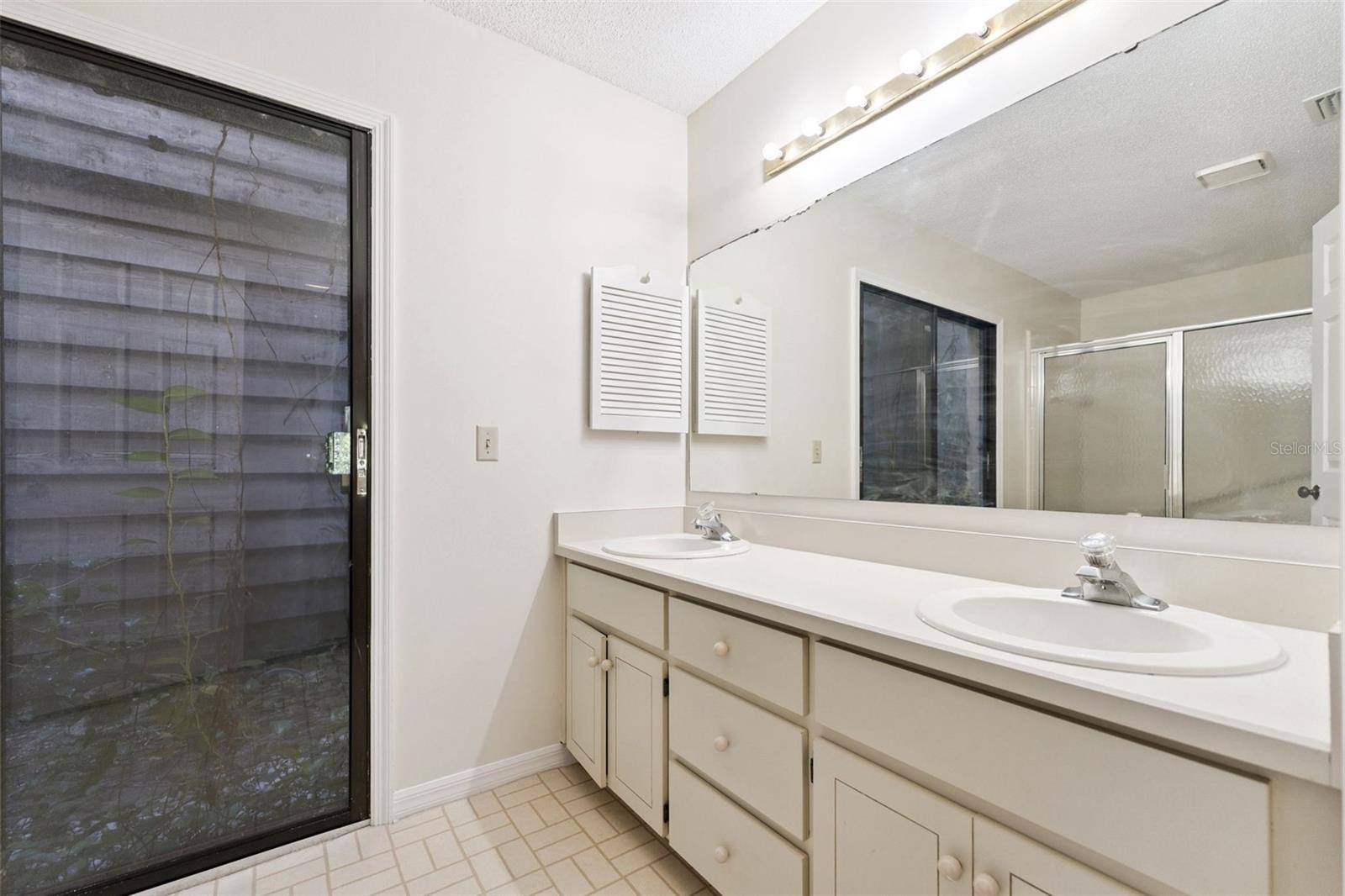 Image 32 of 52 For 2917 Revere Place 2917