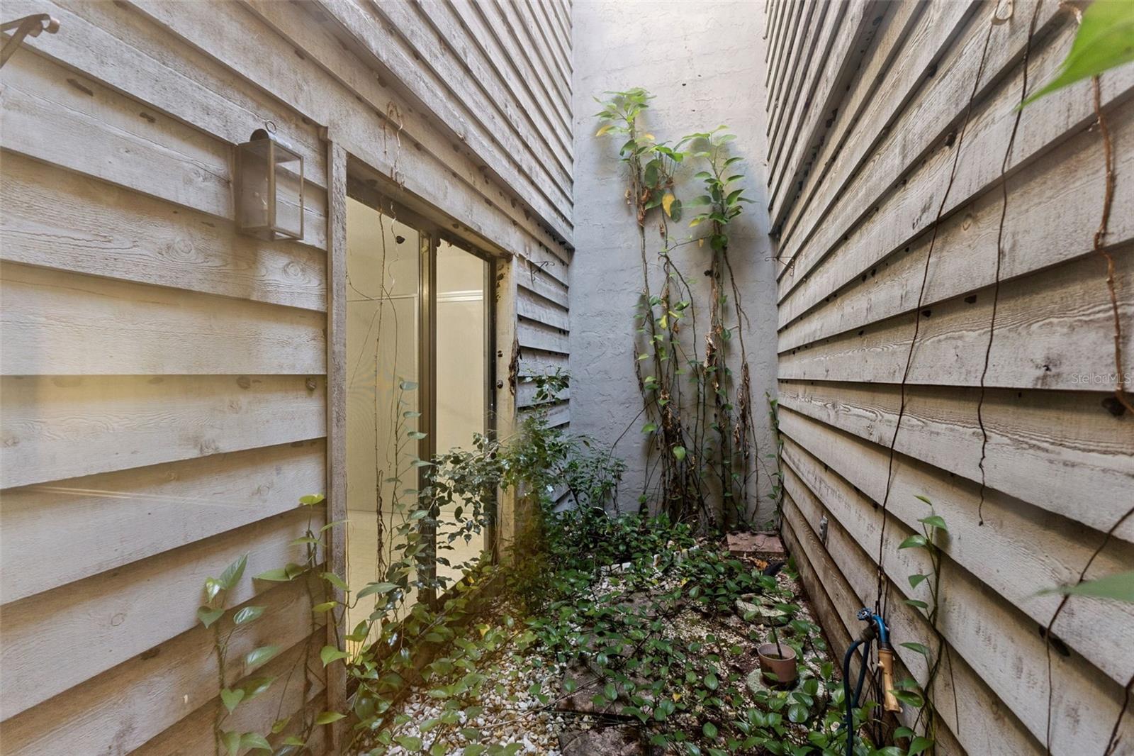 Image 39 of 52 For 2917 Revere Place 2917