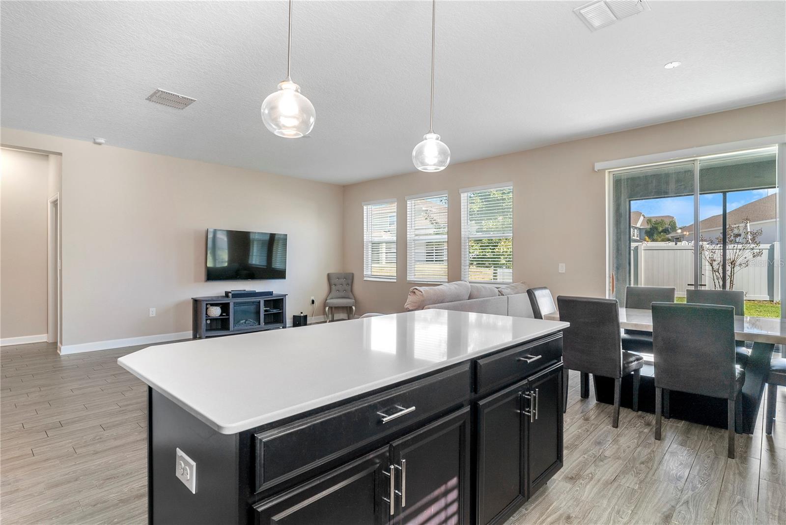 Image 10 of 30 For 264 Taft Drive