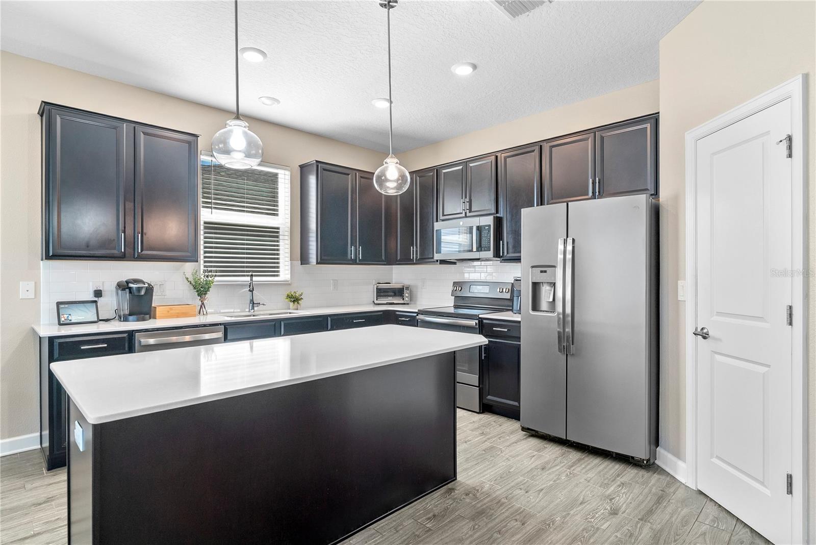 Image 8 of 30 For 264 Taft Drive