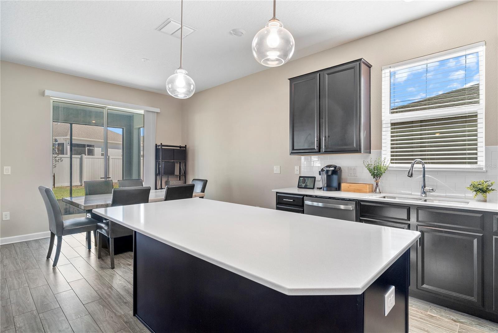 Image 9 of 30 For 264 Taft Drive