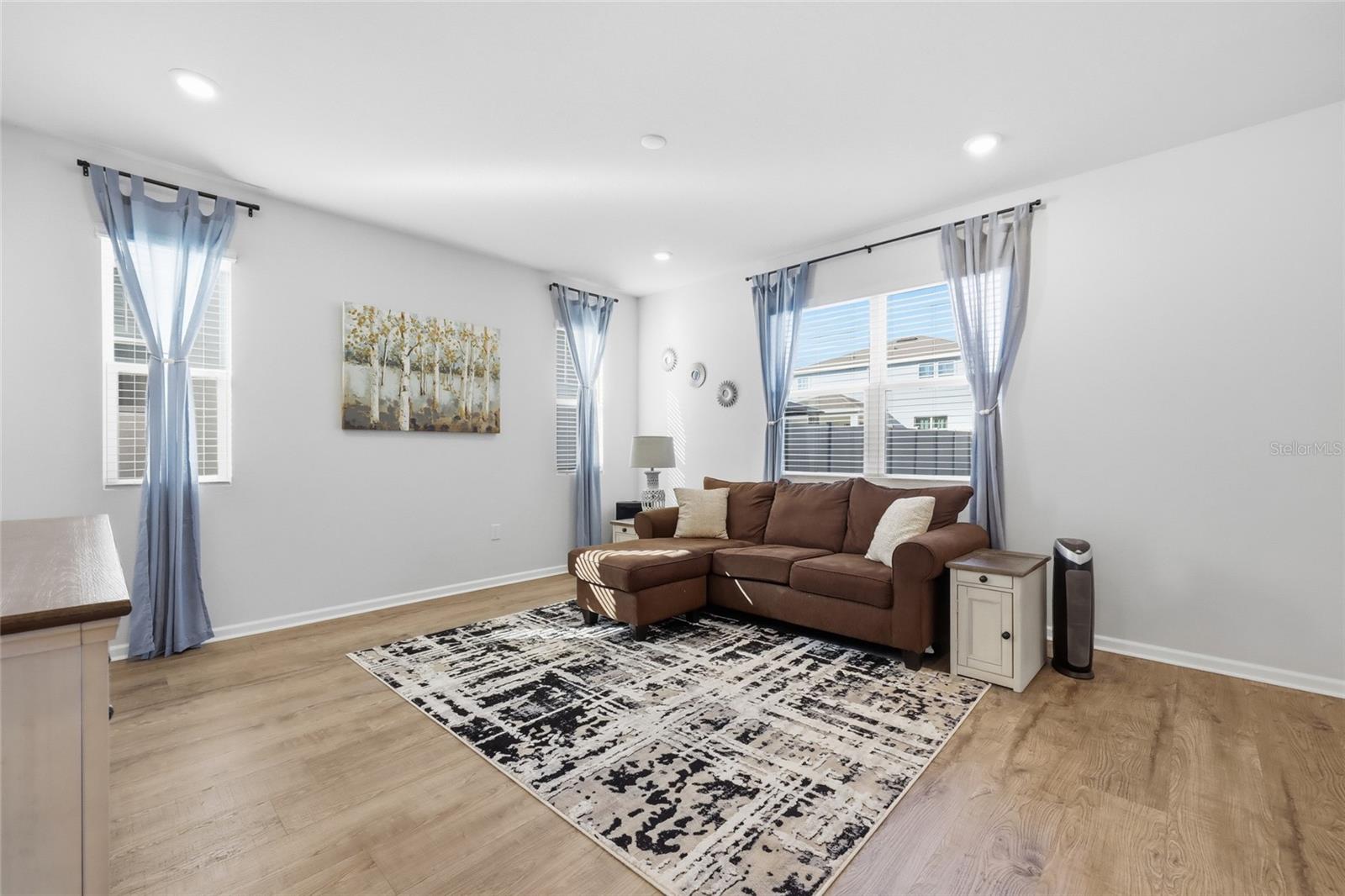 Image 13 of 35 For 1123 Sugarwood Street