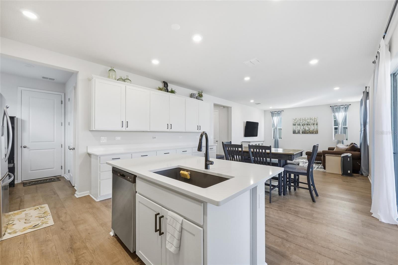 Image 7 of 35 For 1123 Sugarwood Street