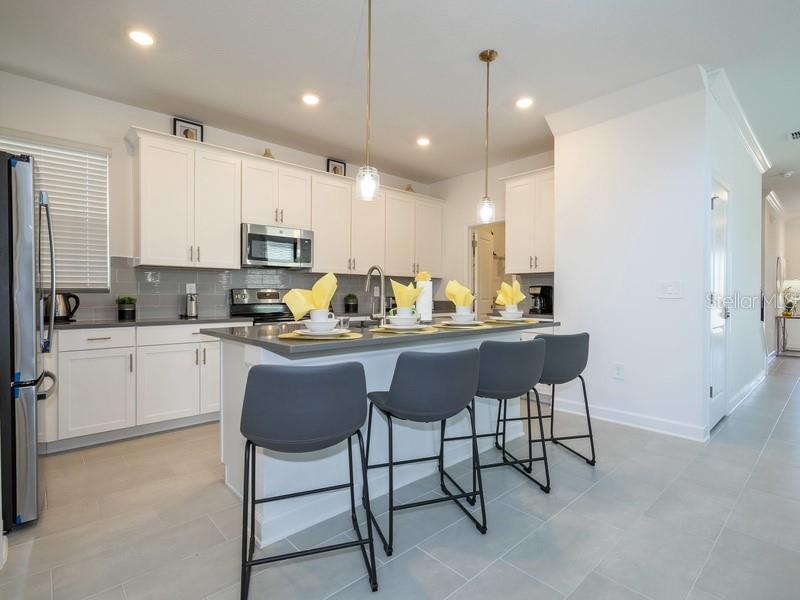 Image 5 of 90 For 8956 Takeaway Way