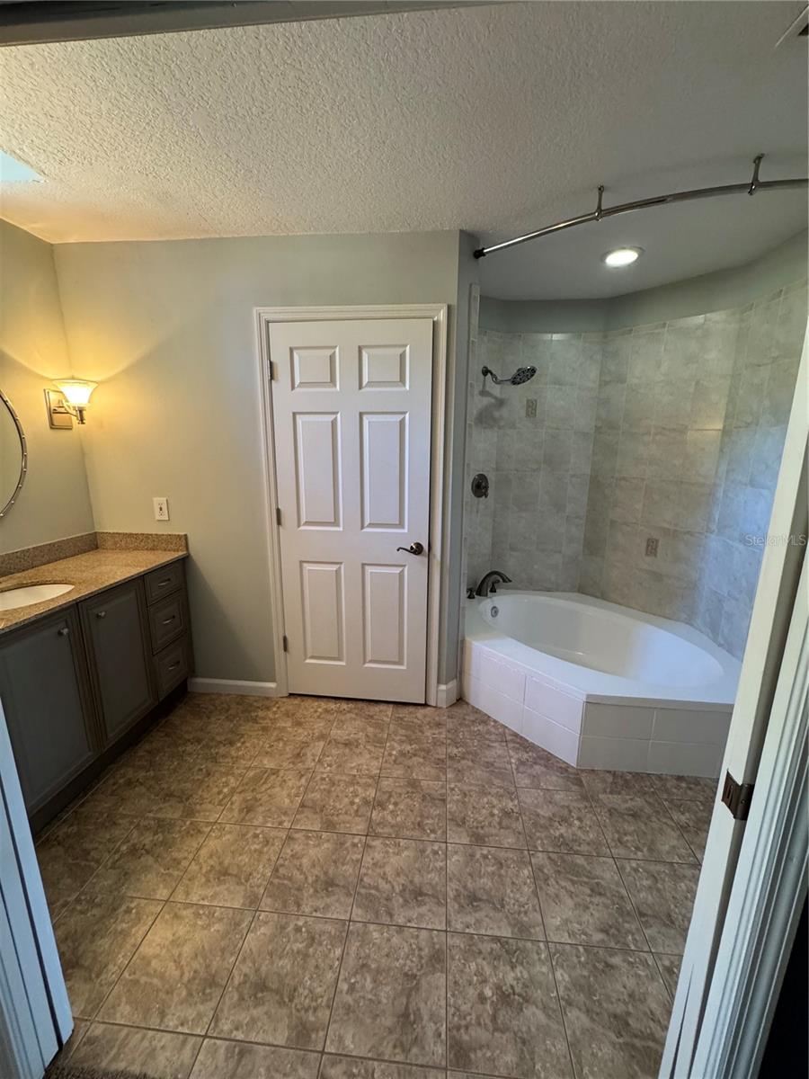 Image 17 of 24 For 1418 Farrindon Circle 1418