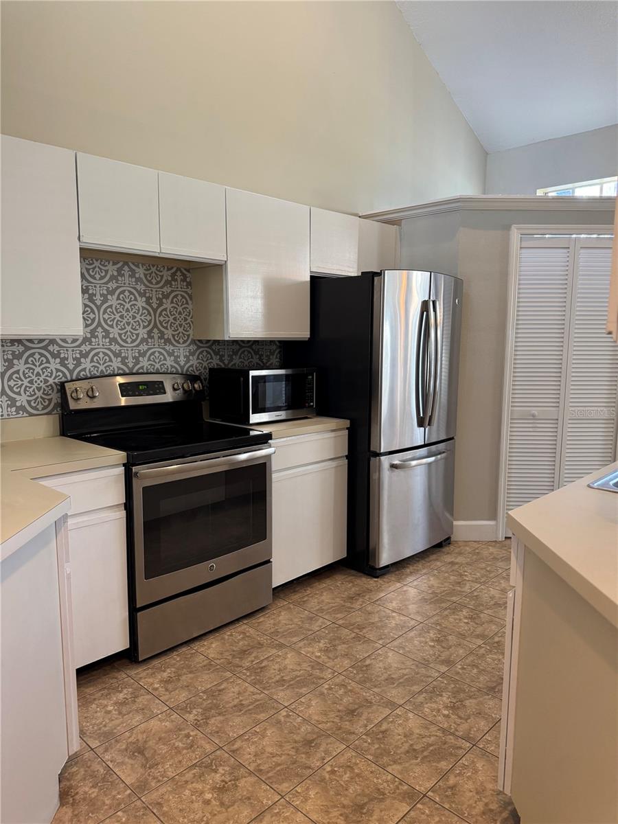 Image 9 of 24 For 1418 Farrindon Circle 1418