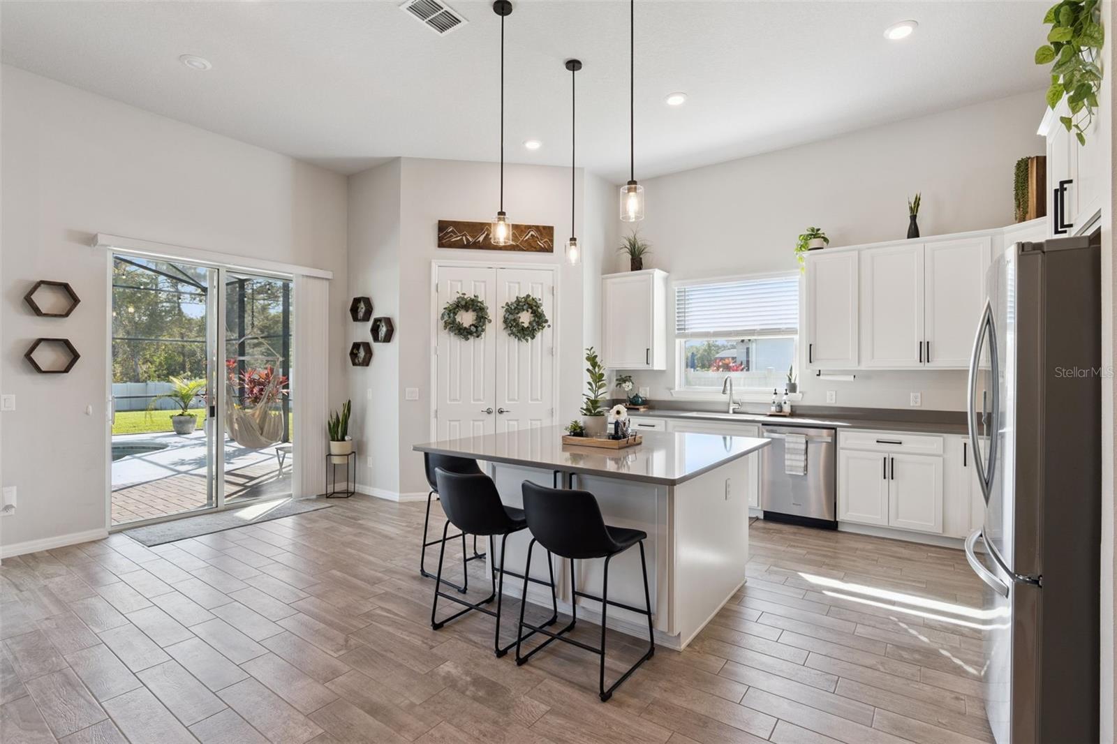 Image 10 of 53 For 4161 Sunset Preserve Boulevard