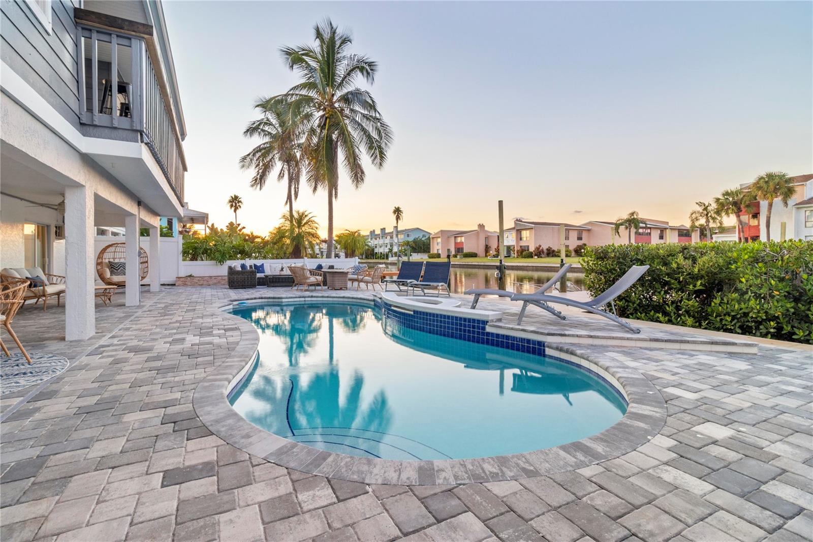 Image 21 of 46 For 328 6th Avenue