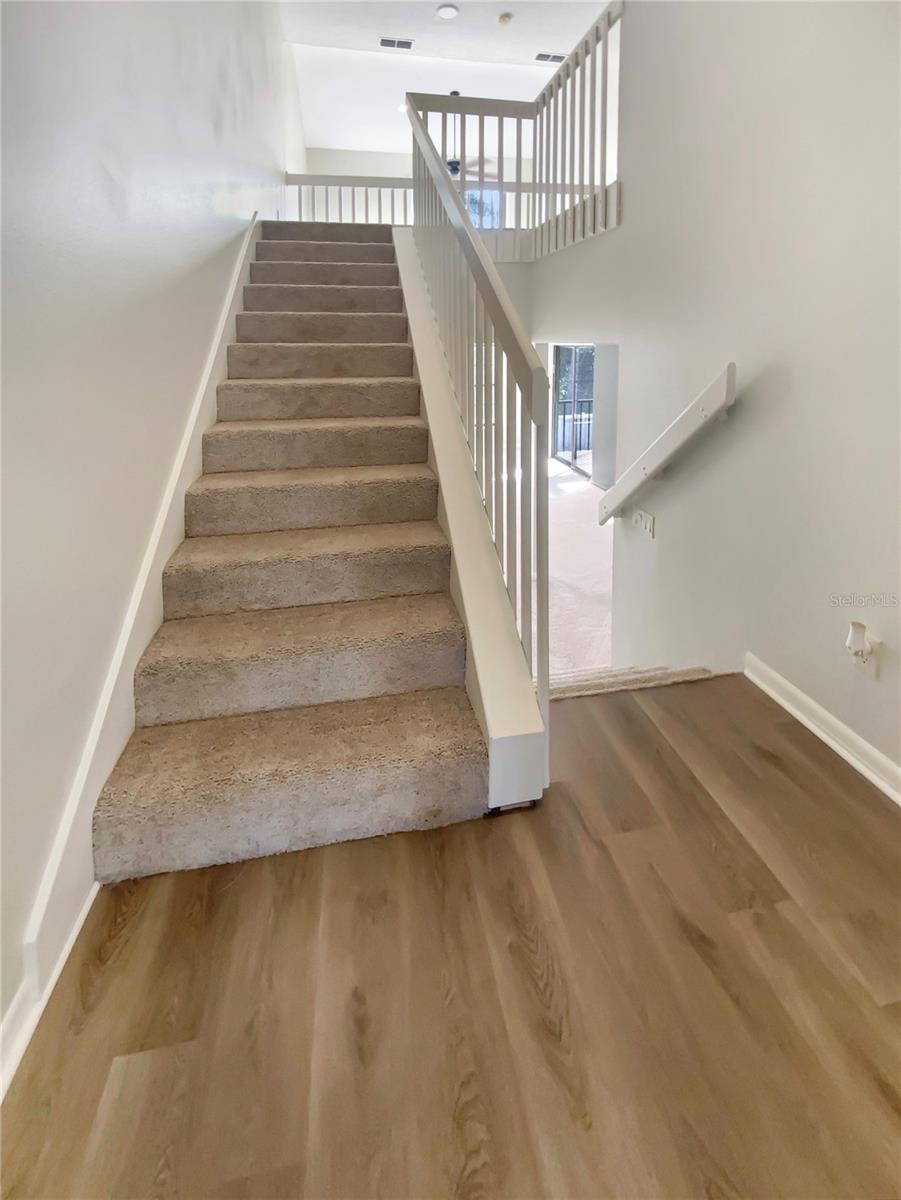 Image 14 of 37 For 836 Amelia Court Ne