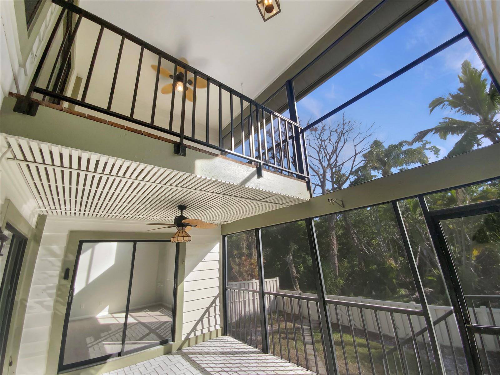 Image 22 of 37 For 836 Amelia Court Ne