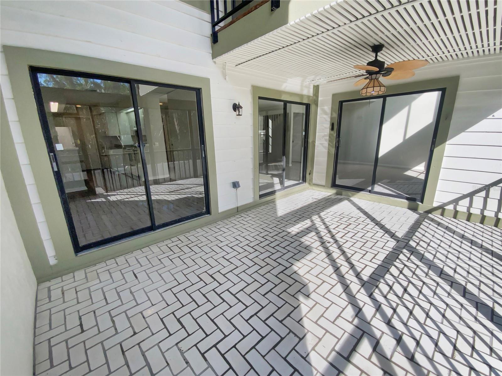 Image 23 of 37 For 836 Amelia Court Ne