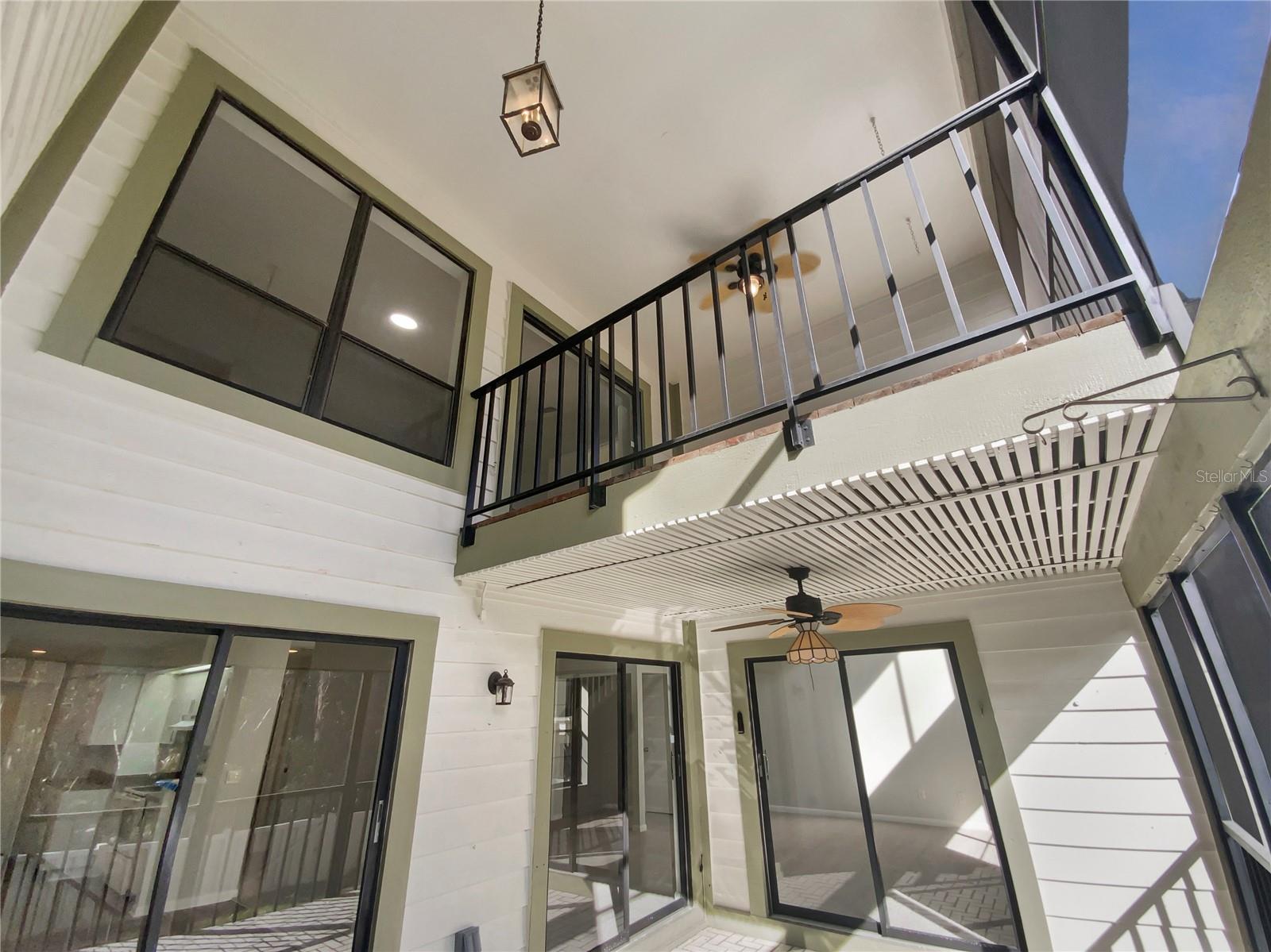 Image 24 of 37 For 836 Amelia Court Ne