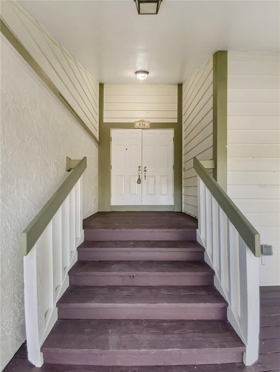 Image 25 of 37 For 836 Amelia Court Ne