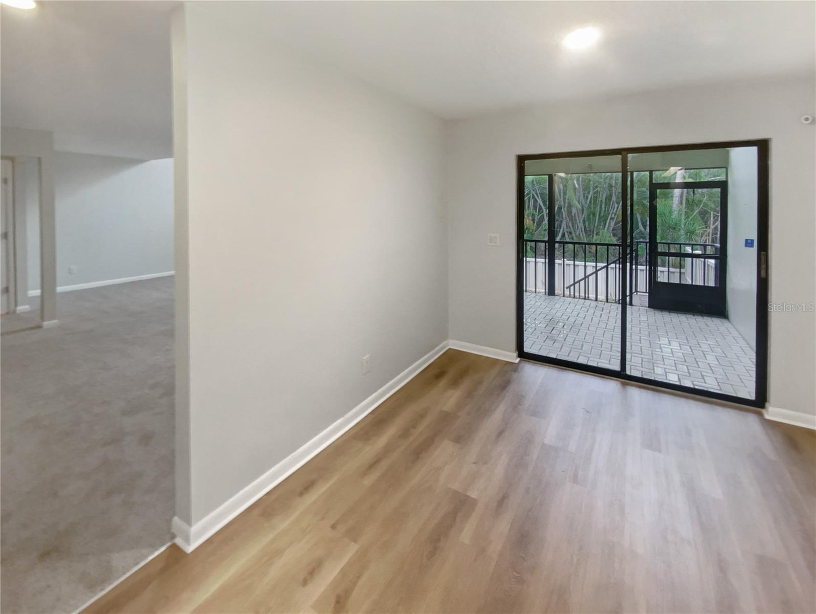 Image 28 of 37 For 836 Amelia Court Ne