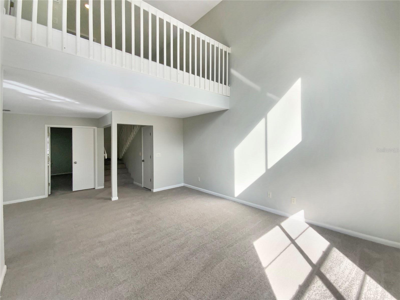 Image 4 of 37 For 836 Amelia Court Ne