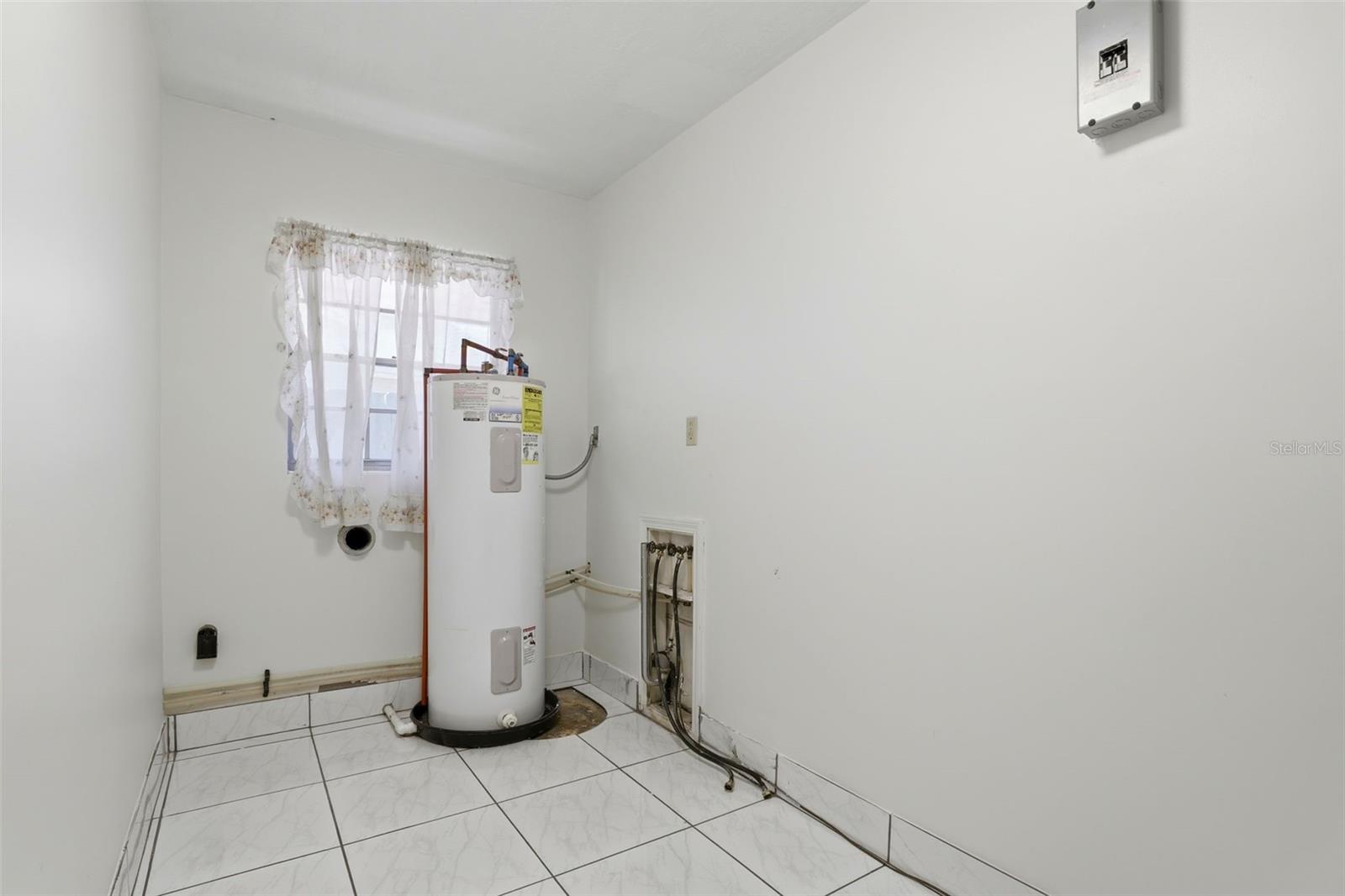 Image 37 of 41 For 2525 Native Court