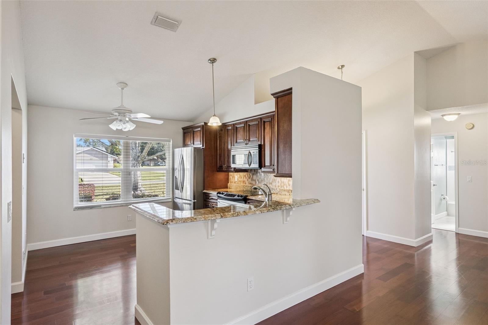 Image 11 of 34 For 4818 Breezy Palms Court