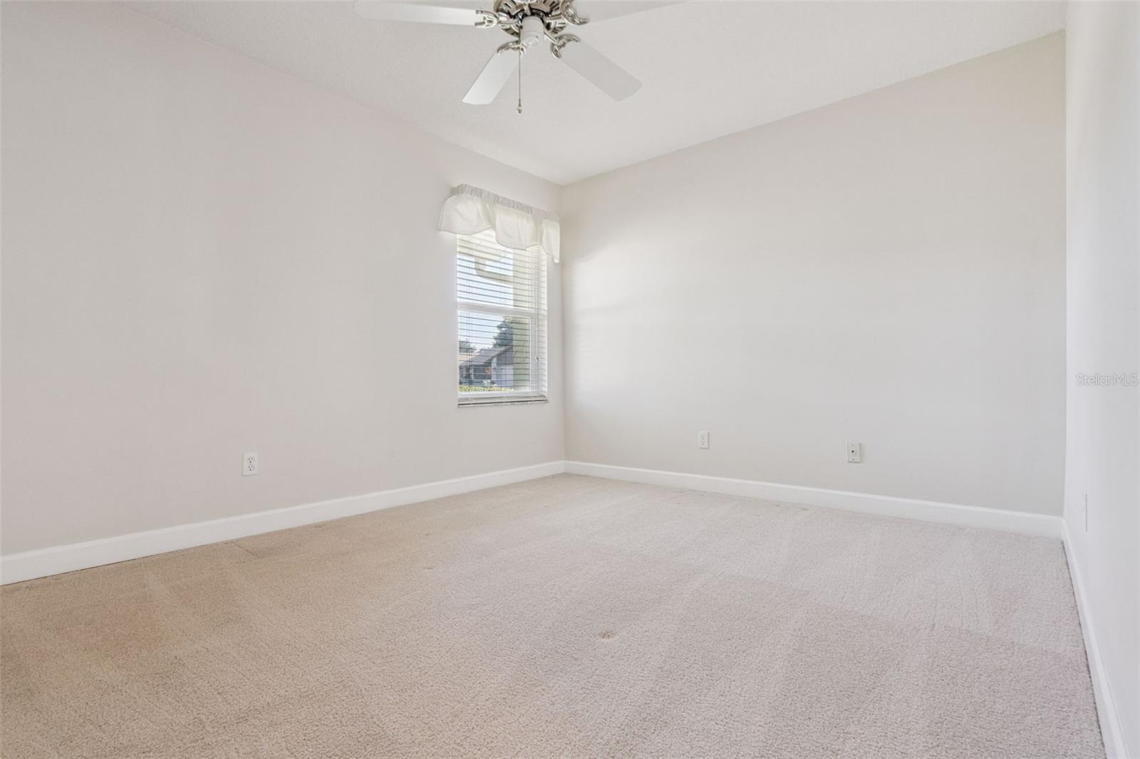 Image 25 of 34 For 4818 Breezy Palms Court