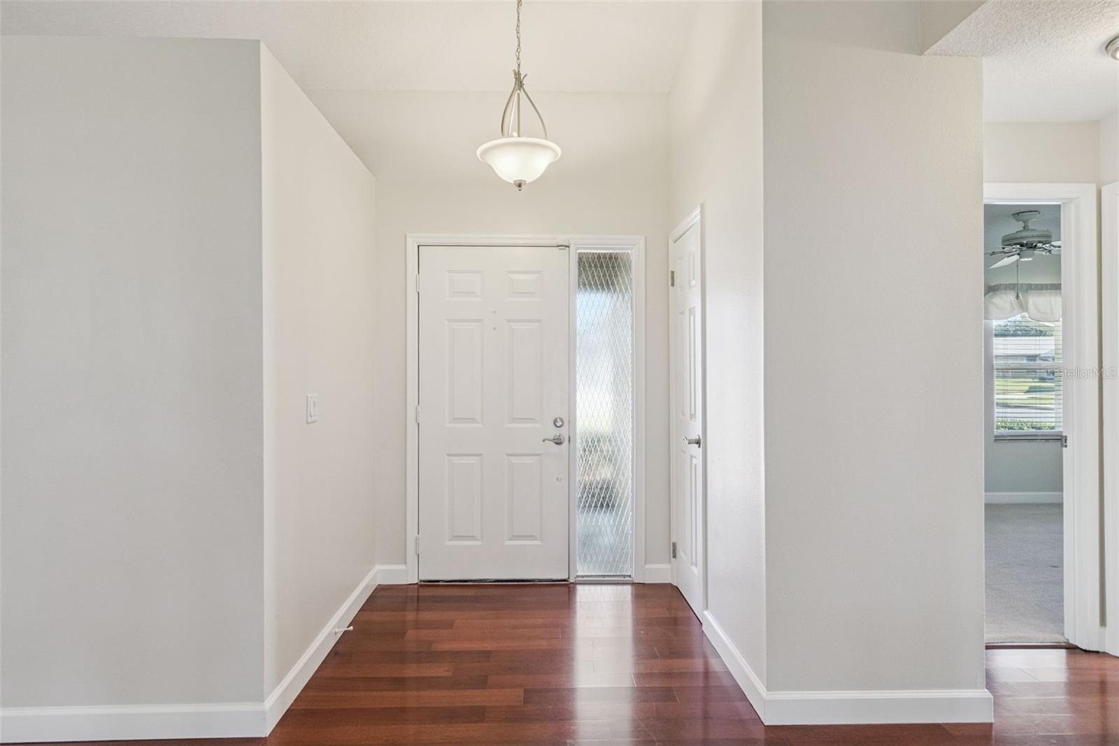 Image 5 of 34 For 4818 Breezy Palms Court