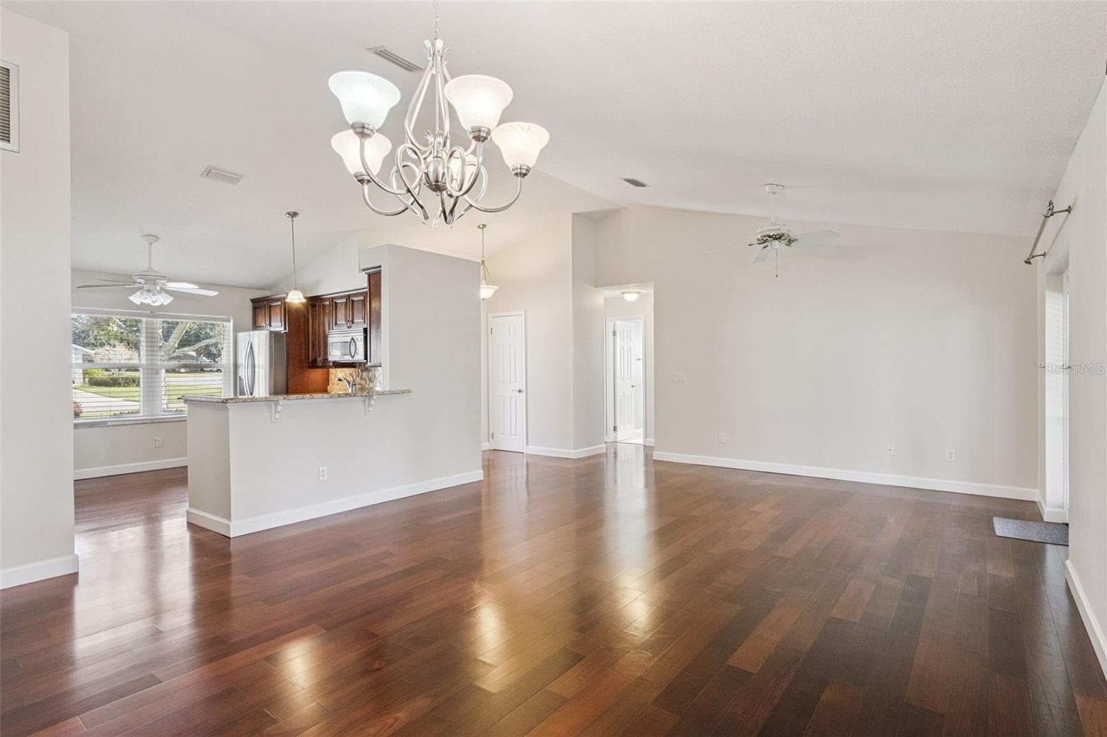 Image 9 of 34 For 4818 Breezy Palms Court