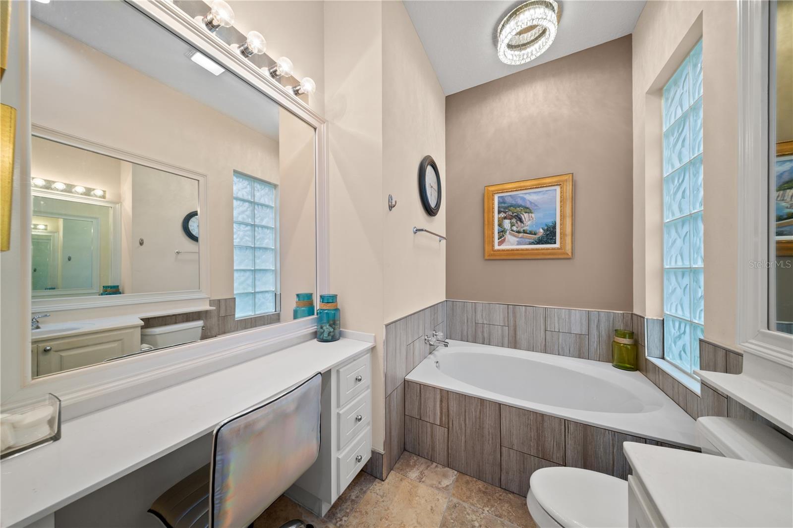 Image 22 of 57 For 11384 Northland Drive