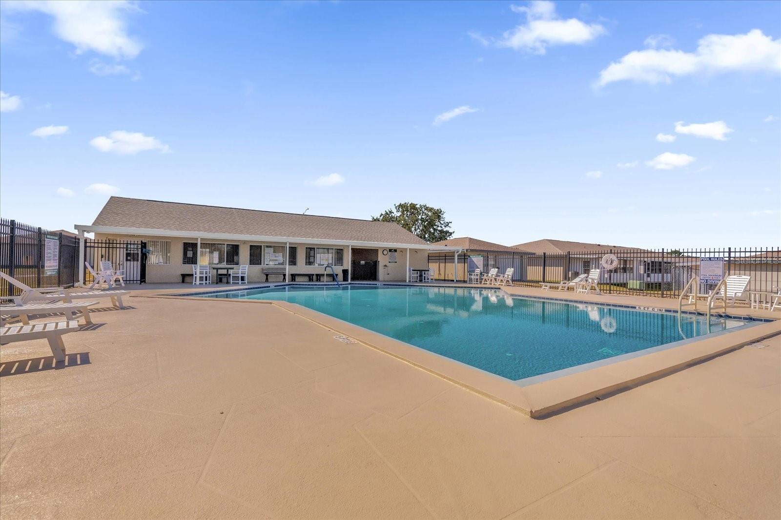 Image 22 of 28 For 379 Winter Ridge Boulevard 379