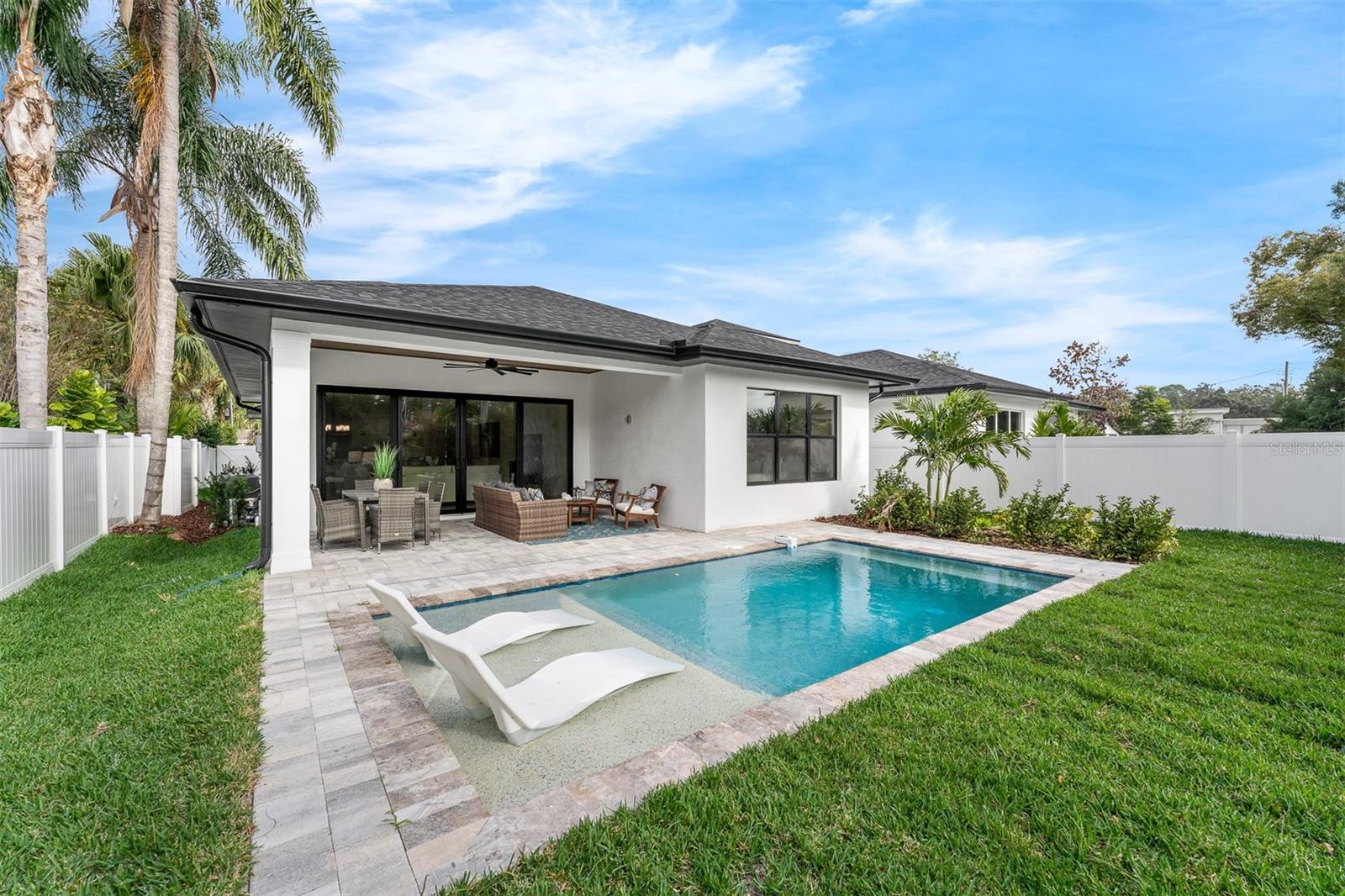 Image 23 of 57 For 1012 Venetian Avenue