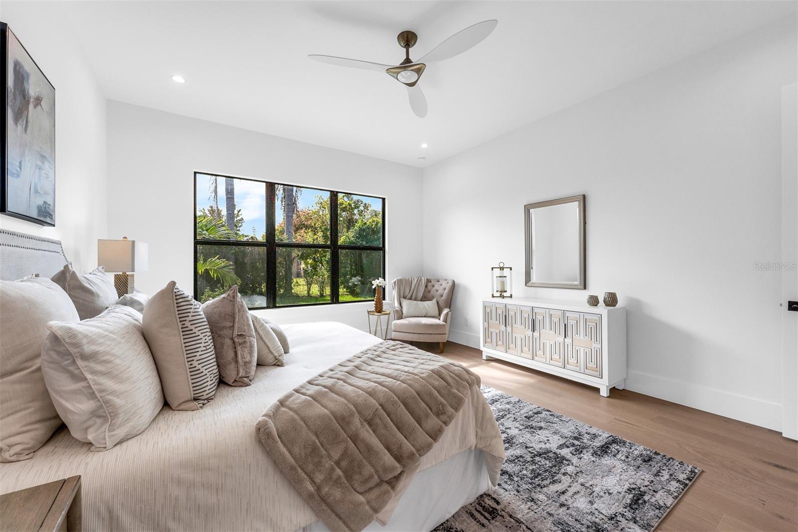 Image 27 of 57 For 1012 Venetian Avenue