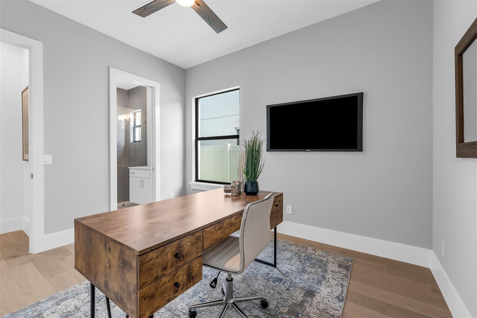 Image 37 of 57 For 1012 Venetian Avenue