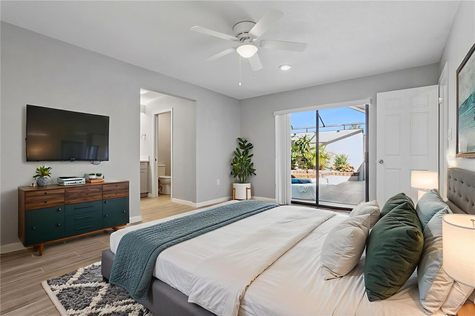 Image 12 of 39 For 1932 Maple Circle 1932