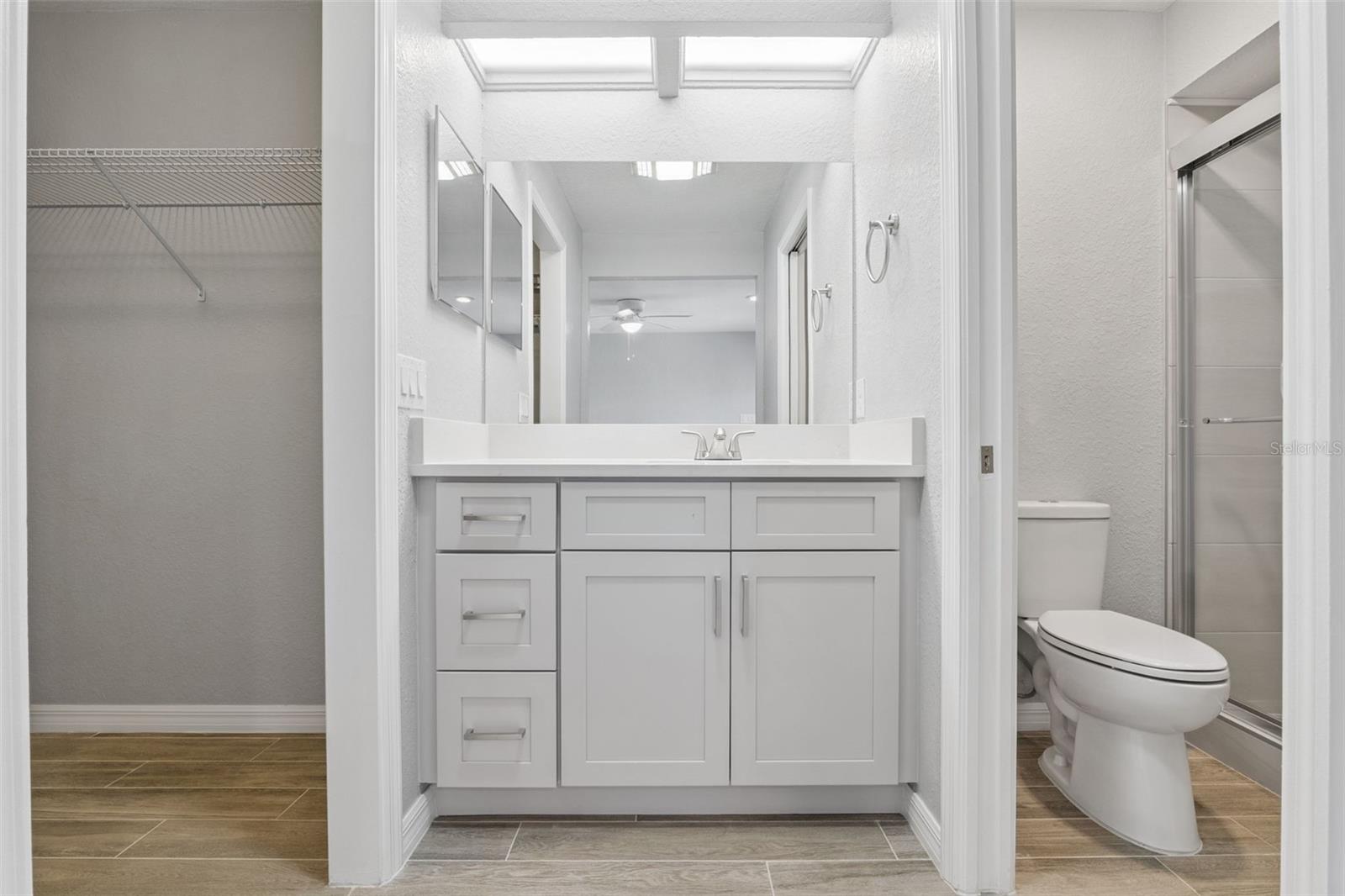 Image 15 of 39 For 1932 Maple Circle 1932