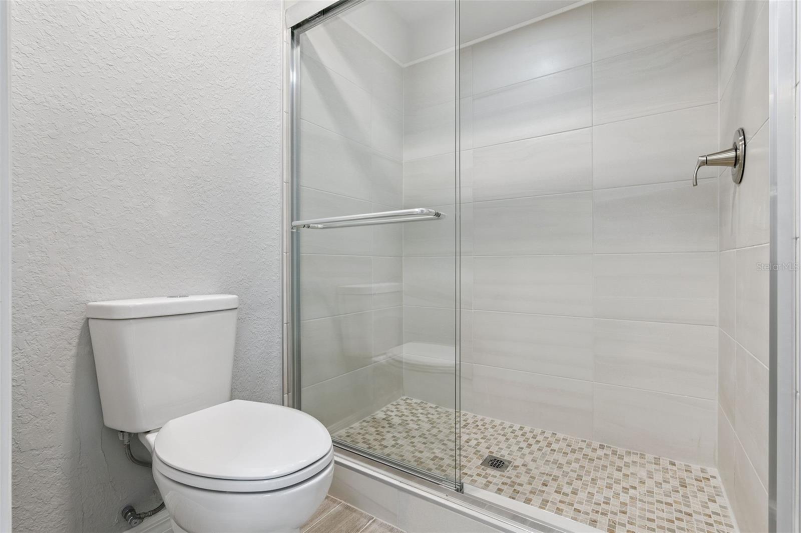 Image 16 of 39 For 1932 Maple Circle 1932