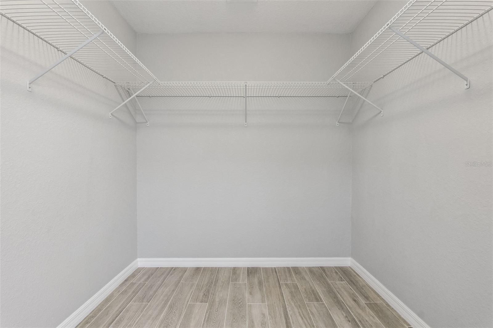 Image 17 of 39 For 1932 Maple Circle 1932